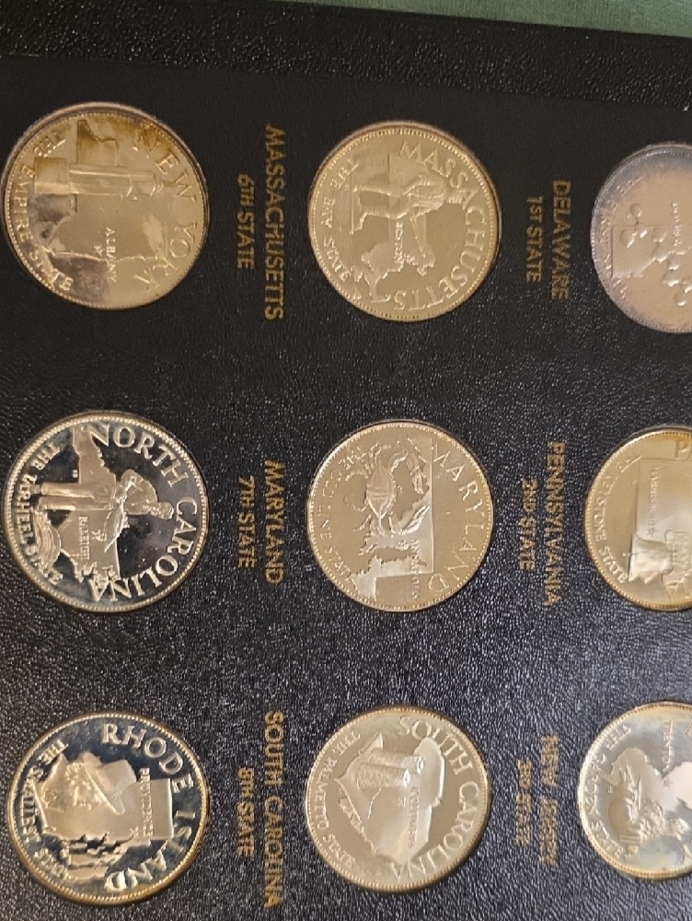 Franklin Mint Black and Gold 'States of the Union Series' Presentation Case - Picture 8 of 13